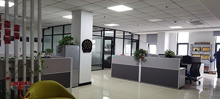 鸣鸣很忙
